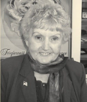Foto de Eva Mozes Kor, Lisa Rojany Buccieri