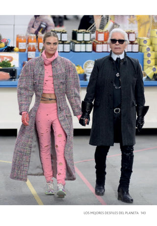 Pequeño libro de Chanel por Lagerfeld