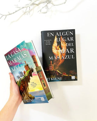 La casa en el mar más azul