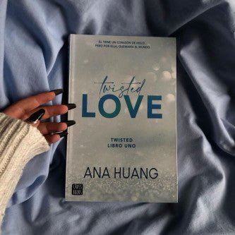Twisted love' de Ana Huang ya tiene fecha de publicación en español